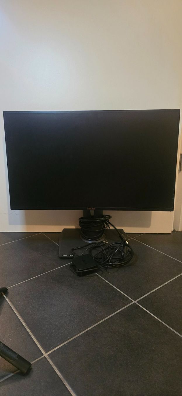 Asus Ecrans: Asus PG278 – D'occasion à Cornaux NE par Sherekan85