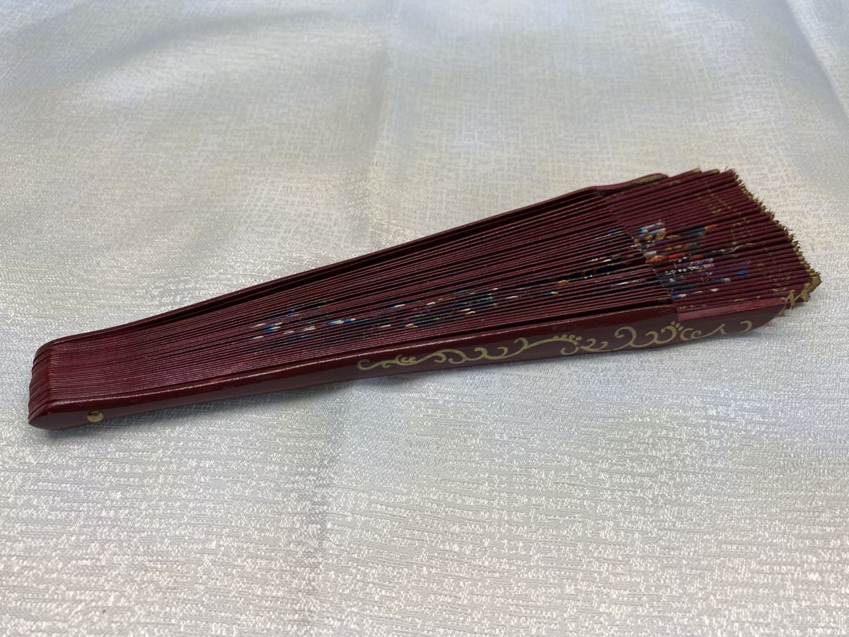 Tutte le decorazioni: Handfächer rot mit Blumenmuster gebraucht – Usato da Hausen AG venduto da corinne_g 4