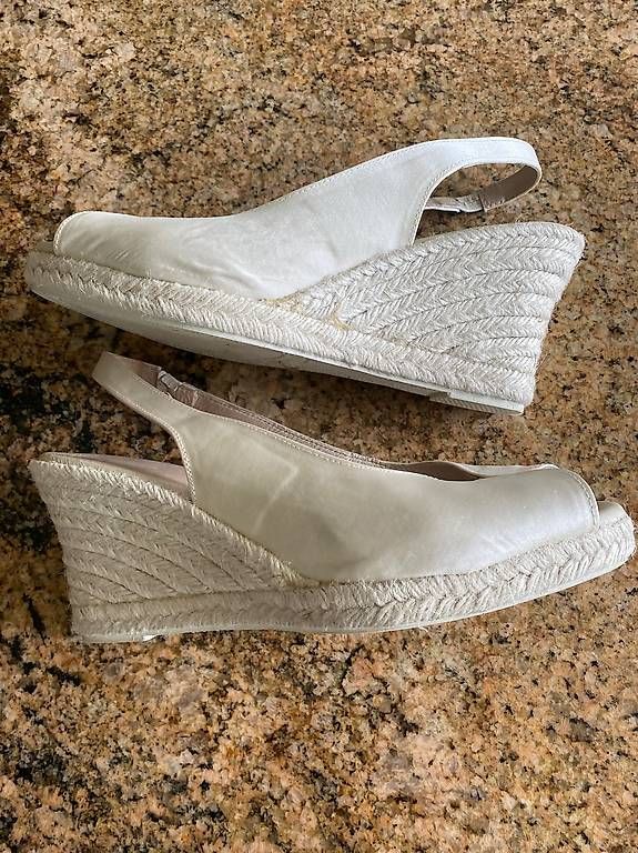 Scarpe da donna: Sandaletten weiss Keilabsatz Gr.41 – Usato da Weggis venduto da goo_vn75