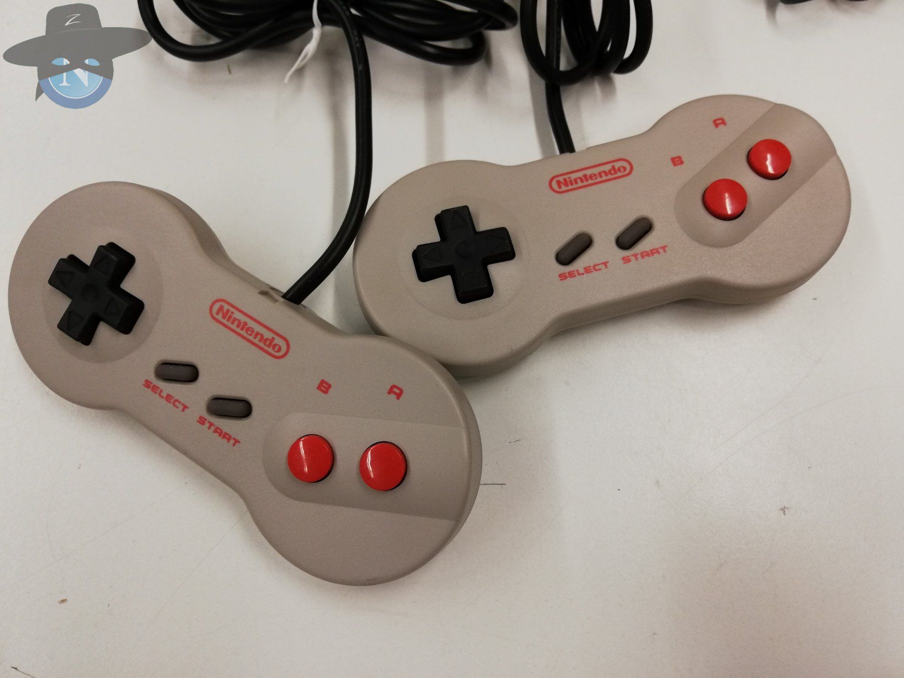Nintendo Console: AV Famicom + 2 Dogbone Controller + 25 Games / getestet ! – Usato da St. Gallen venduto da zorro_dc 1