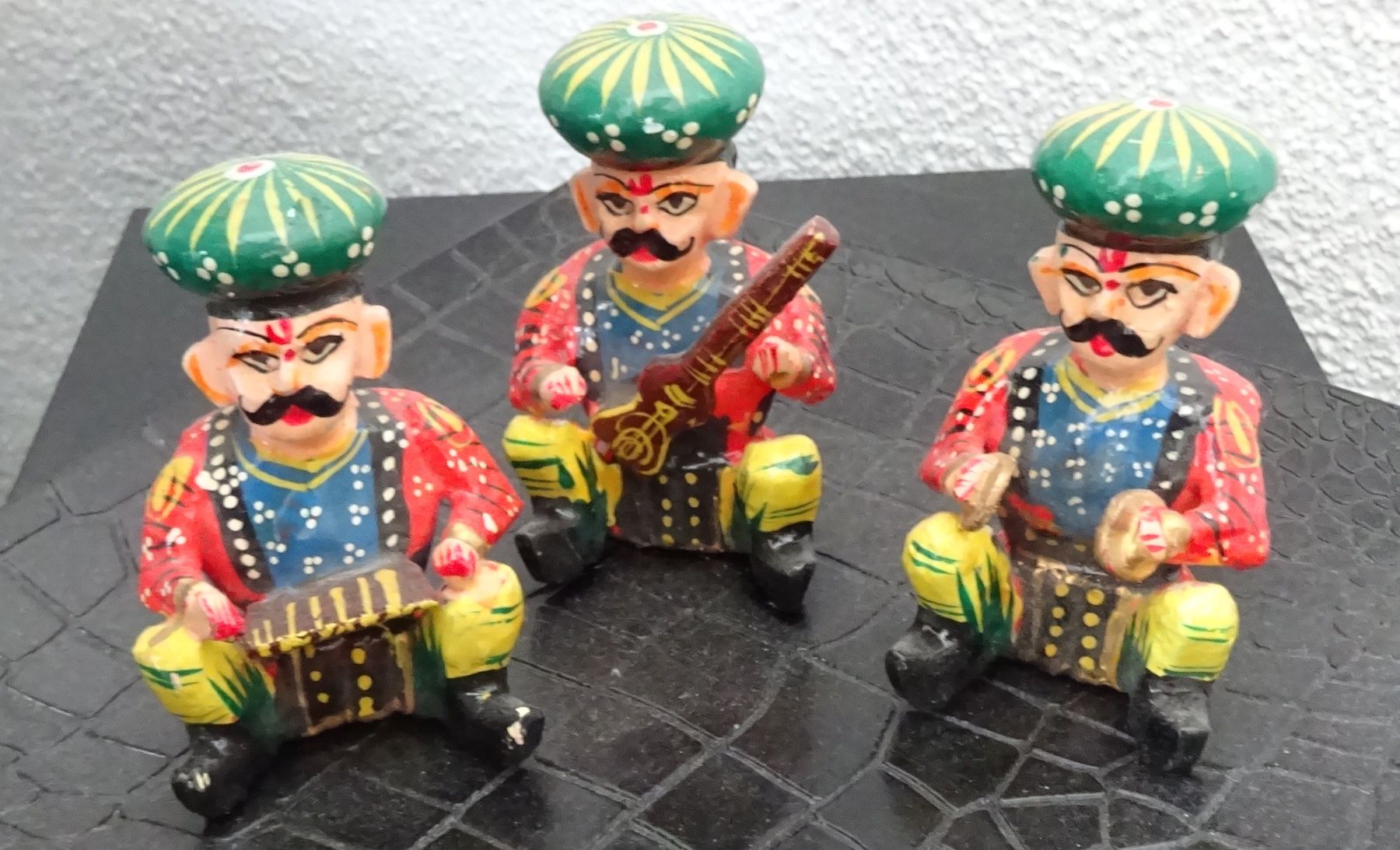 Tutte le decorazioni: Dekoration: 3 indische Musiker – Usato da Wagenhausen venduto da Kahlen