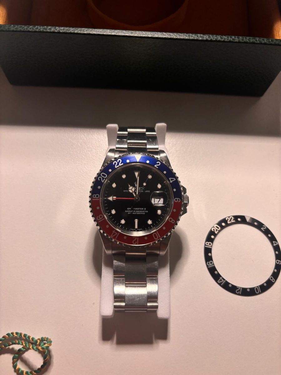 Rolex Uhren: Rolex GMT-Master II "Pepsi" r.16710 10/10! – Neu (gemäss Beschreibung) aus Zürich von Watch_Enthusiast98