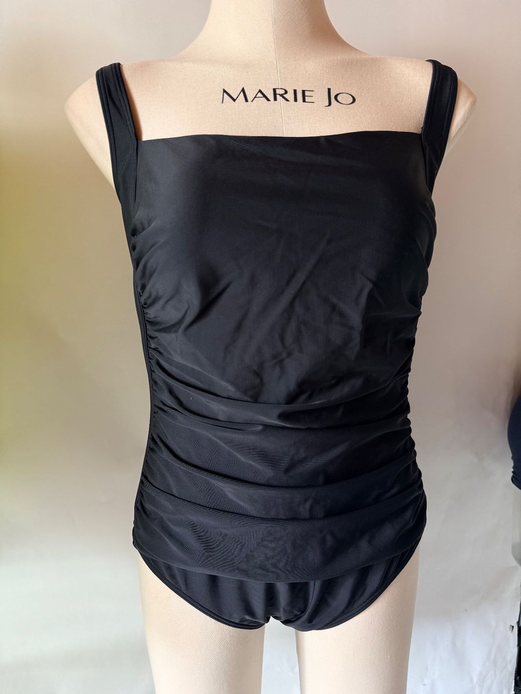 Lascana Costumi da bagno & Bikini: LASCANA, Badekleid, Grösse 48B, Farbe Schwarz – Nuovo e nell'imballaggio originale da Rudolfstetten venduto da gst_g7xl