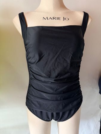 LASCANA, Badekleid, Grösse 46B, Farbe Schwarz