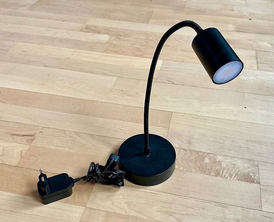 Lampade: Moderne LED Schreibtischlampe schwarz mit Flexarm – Usato da Chur venduto da Tenorio