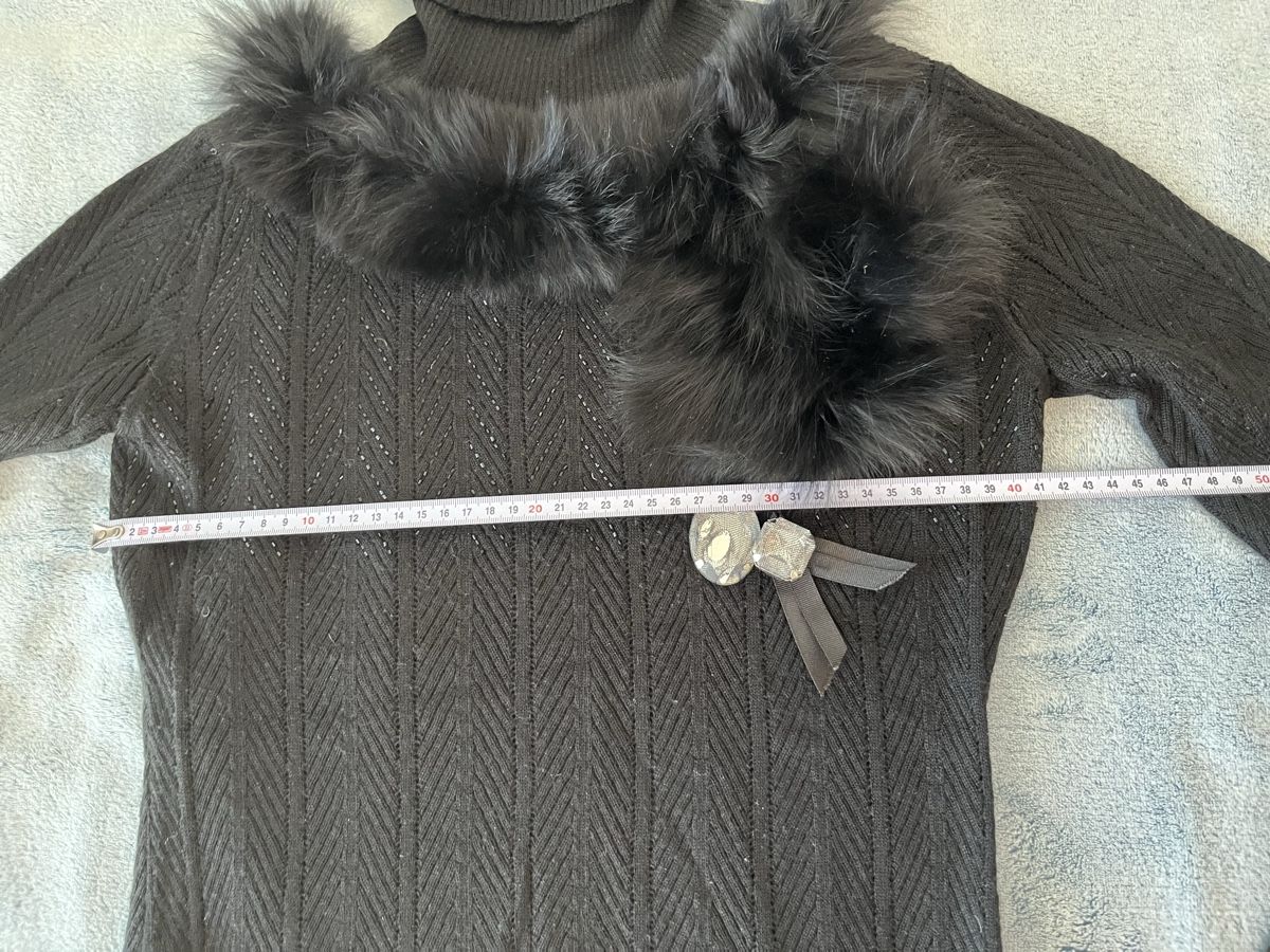 Maglioni & Felpe: Elegant black sweater with fur, S size. – Usato da Gümligen venduto da caron__ 3