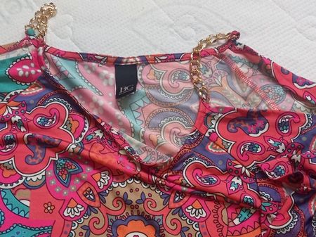 Sommerliches Kleid mit Muster & Goldkette, Gr.40* Neu!