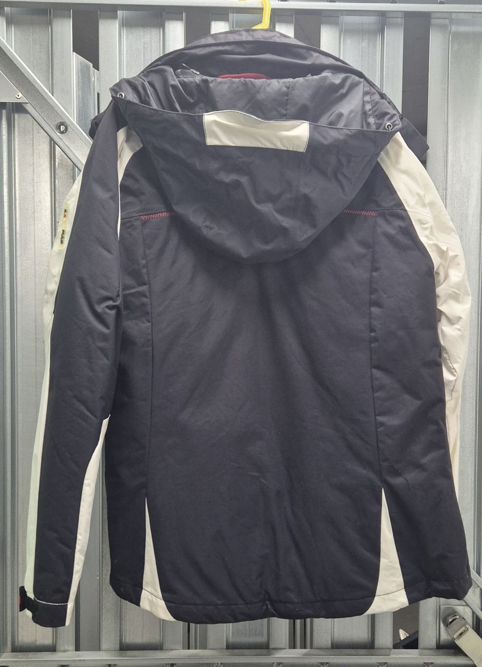 Giacche: PULP Ski Jacket - Women Size S – Usato da Basel venduto da myr_m6b7 1