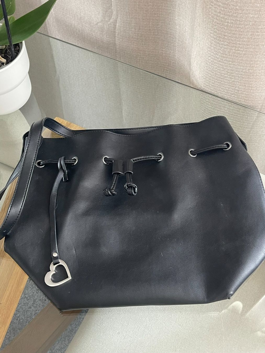 Borse da donna: Schwarze Handtasche / Umhängetasche – Usato da Rheineck venduto da FGeissler 2