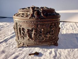 Antik "A.B.Paris" Schatulle Bronze Relief um 1900 Schlüssel