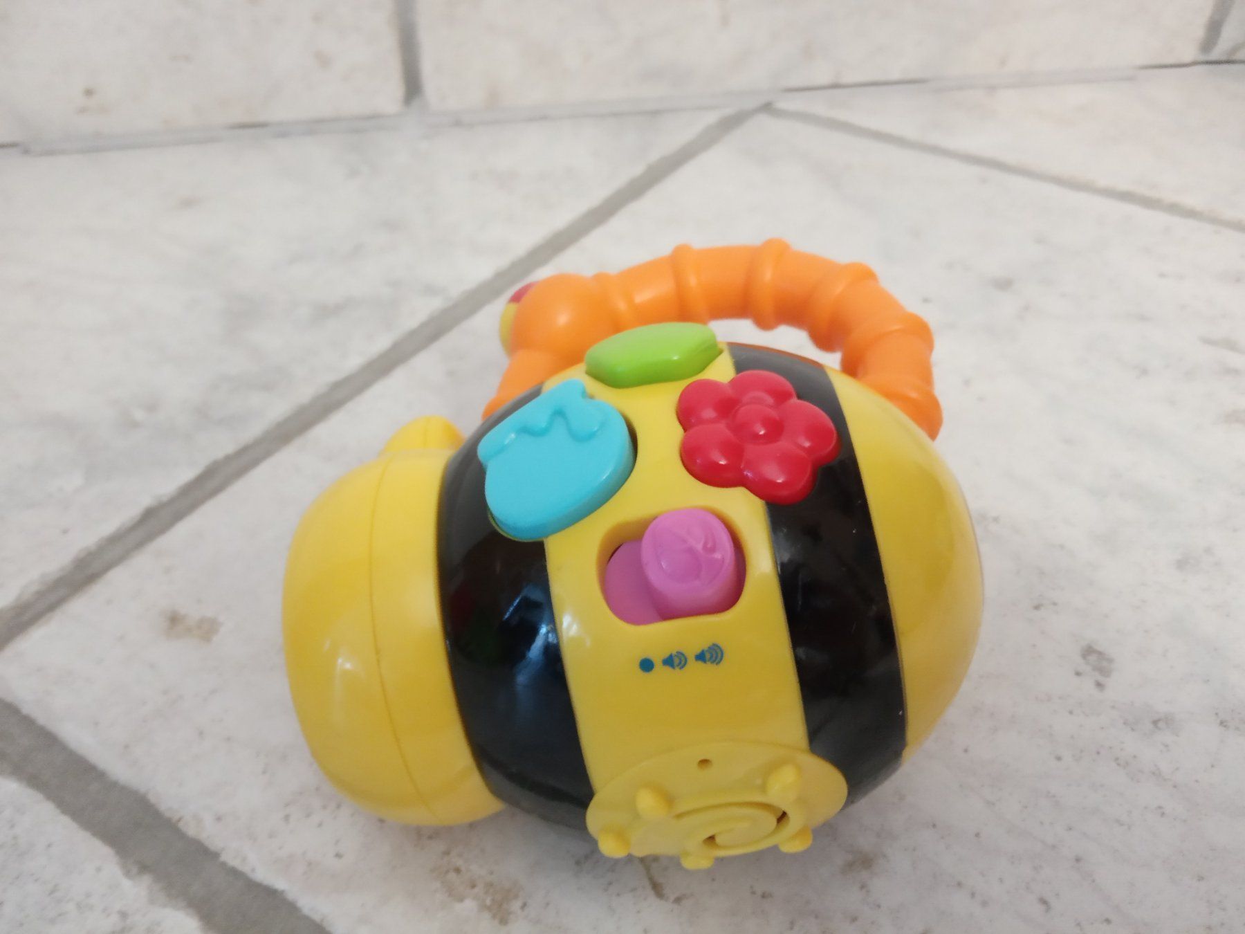 Jouets: Bauernhof und Musikbiene – D'occasion à Chur par Rodanisa 3