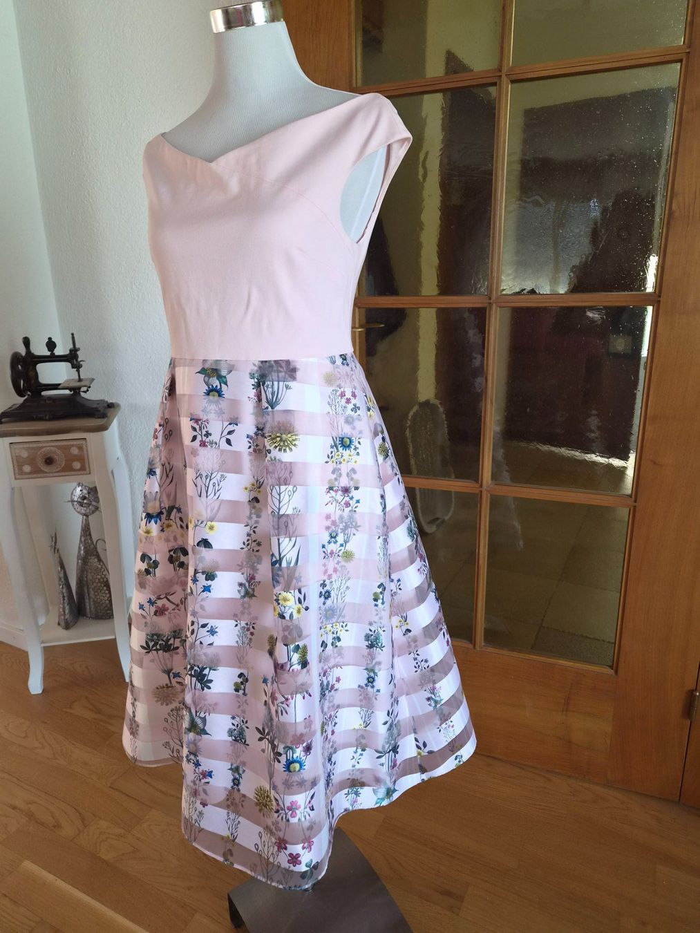 Ted Baker Kleider: Ted Baker sommerliches Kleid mit Blumenmuster, Gr. 38 – Neu (gemäss Beschreibung) aus Unterentfelden von hofa01 1