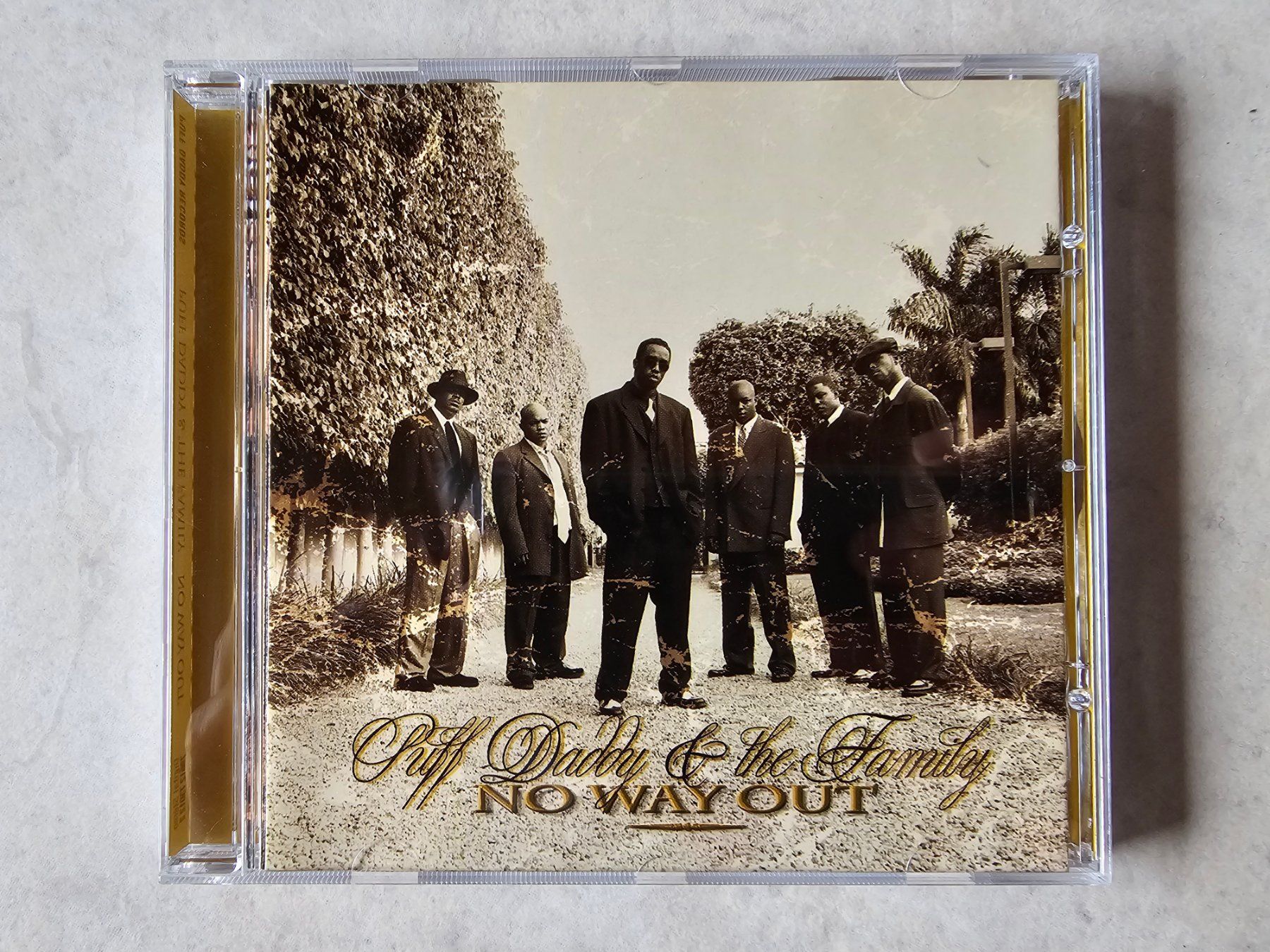 CDs: Puff Daddy & The Family - No Way Out – Gebraucht aus Schneisingen von backstore24