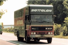 DAF Setzelen BS Kofferlastwagen Foto