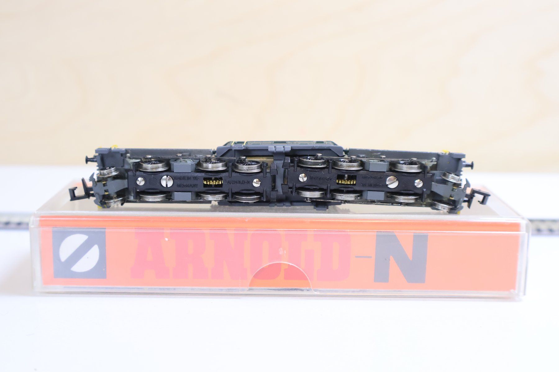 Arnold Modellini di ferrovie: ARNOLD SBB Krokodil E-Lok Ce 6/8 - 2465 - NP: 255.- – Usato da Winterthur venduto da Monstera 6