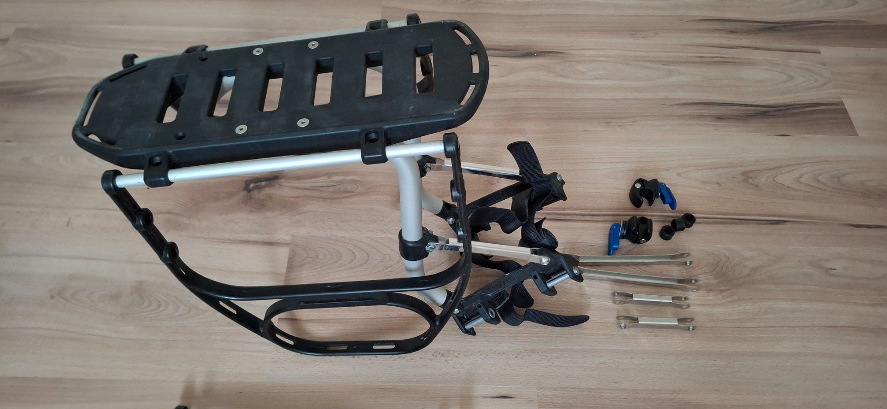 Pezzi di ricambio: Fahrradgepäcksystem von THULE und BASIL – Usato da Dintikon venduto da Boenti 3