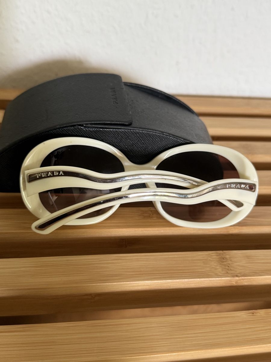Prada Occhiali & Lenti: Authentic PRADA Ivory Sunglasses - Stylish Summer Look! – Nuovo (secondo la descrizione) da Versoix venduto da pen_6hgs 2