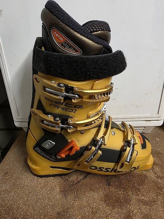 Scarpe per ragazzi: Rossignol Skischuhe 22.5 Grösse 35 – Usato da Langnau am Albis venduto da Sadisanto 1