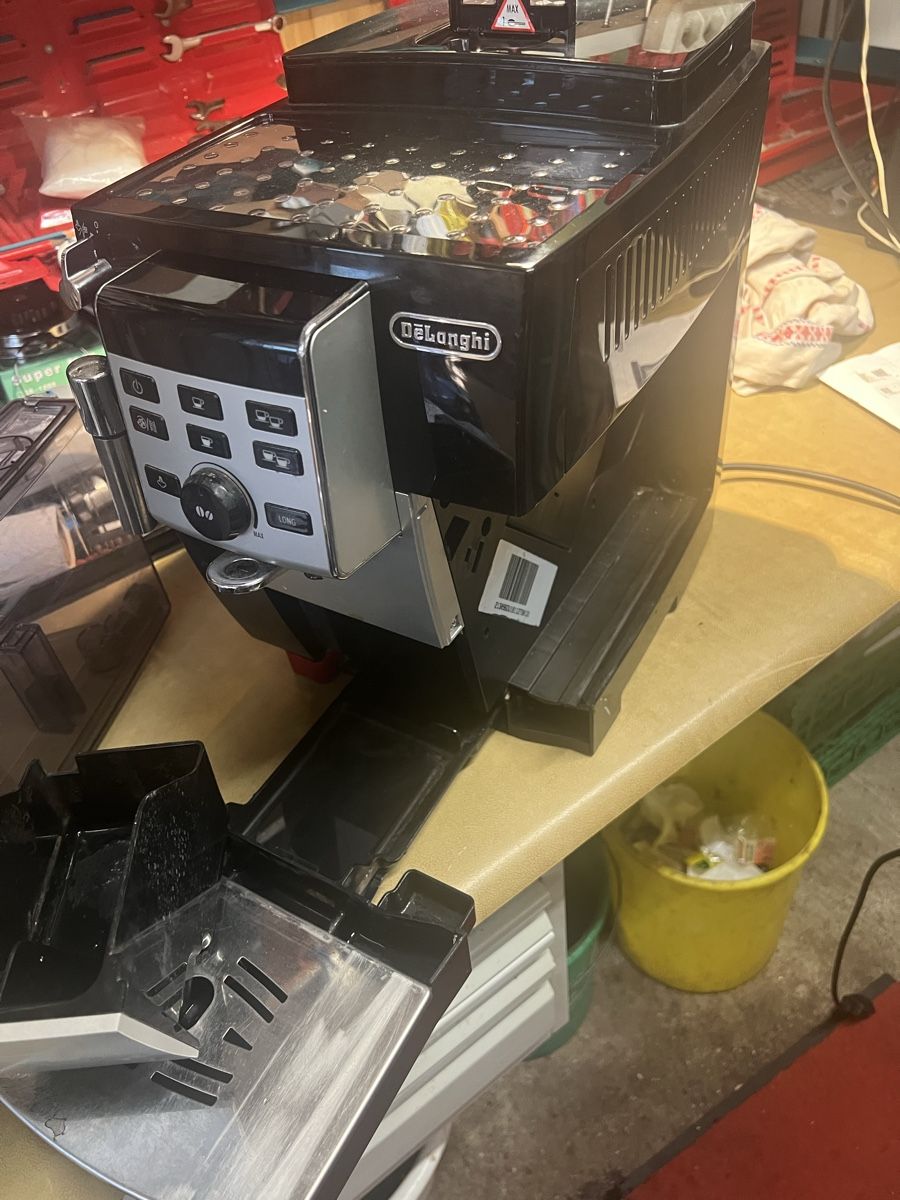 Macchine per caffè & Macchine per espresso: Kaffeevollautomat Delonghi – Usato da St. Antoni venduto da bera15 1