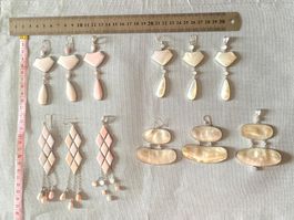 Set aus 4 Paar Ohrring und 4 Stück Anhänger Silber / Muschel
