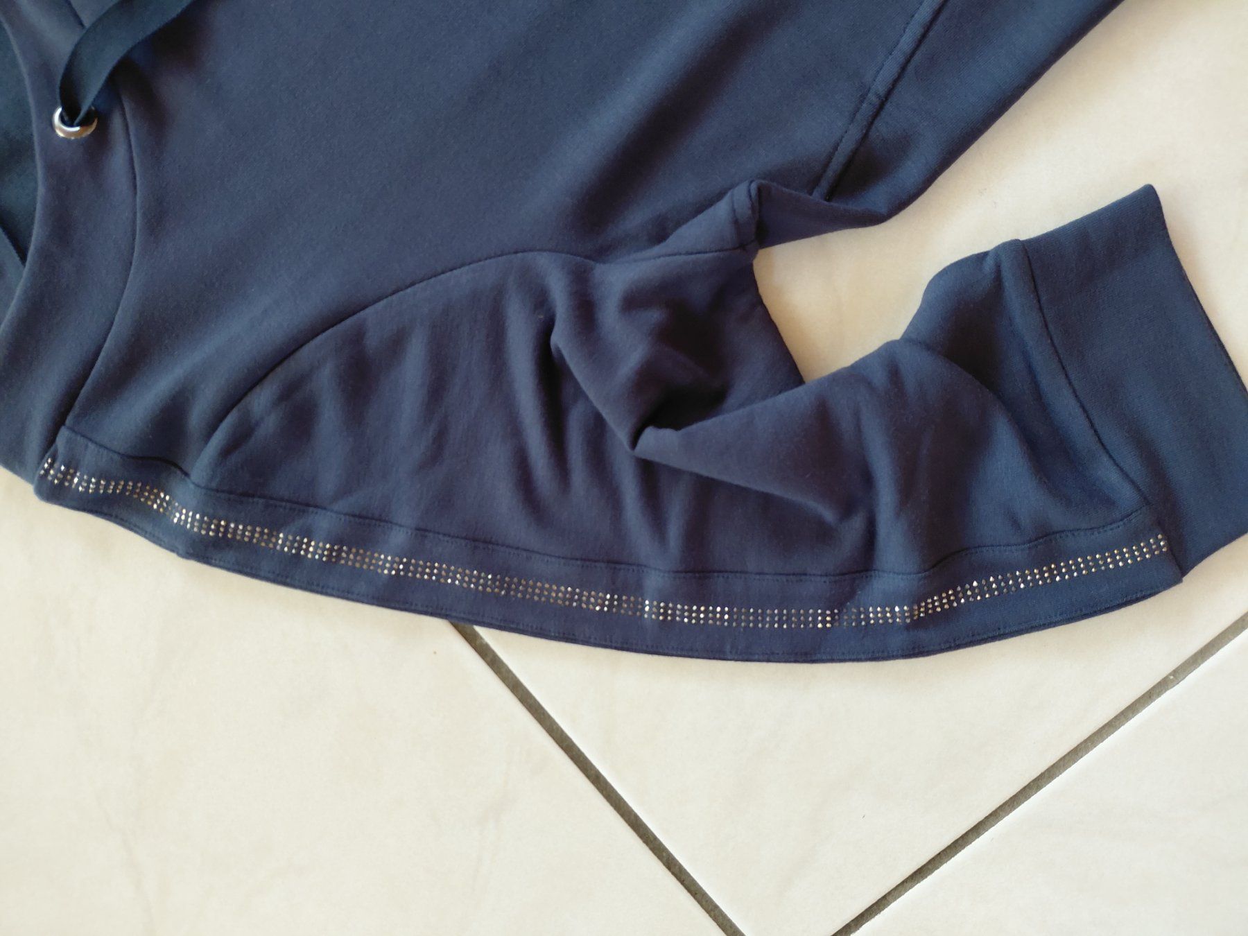 Pullover & Sweatshirts: Damen Pullover dunkelblau Grösse 48 mit Steinchen – Gebraucht aus Winistorf von acreativ4 1