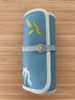 Schmuckrolle/-etui, bestickt blau, guter Zustand
