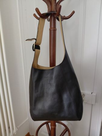 Ledertasche COS
