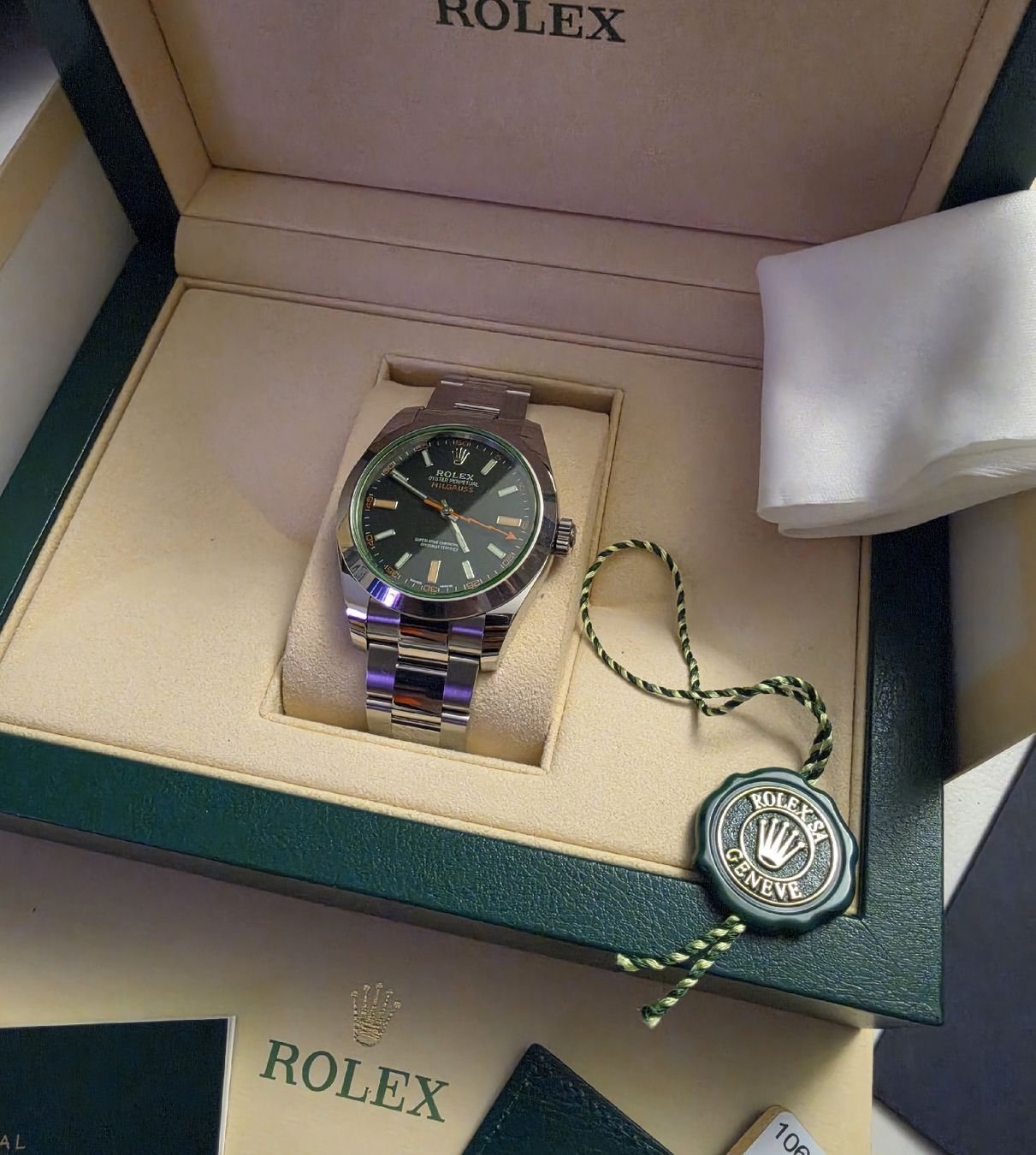 Rolex Montres: Neue ungetragene Rolex Milgauss.Full-set – Neuf avec emballage d'origine à Fislisbach par Eye-Arts 2