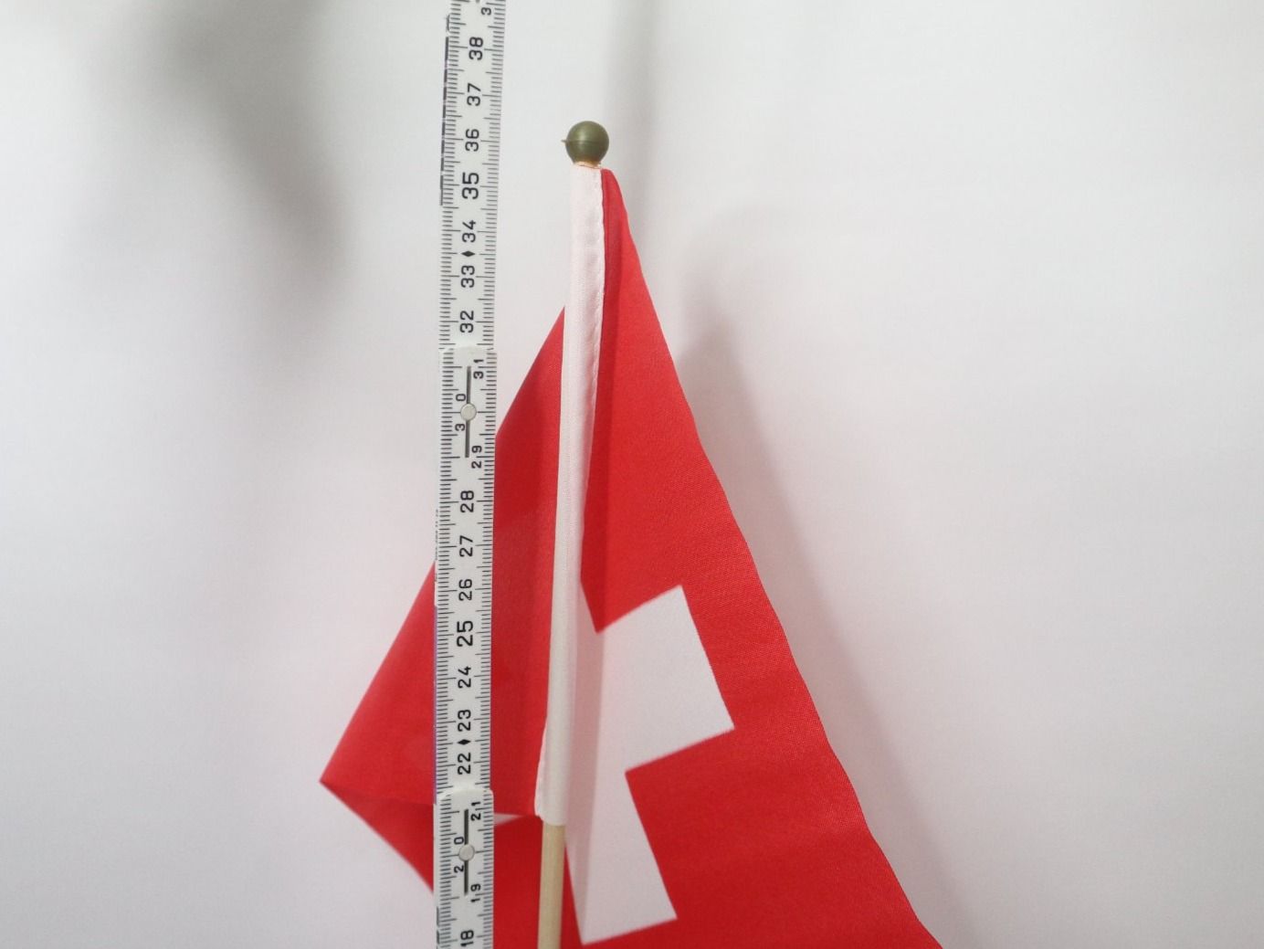 Fahnen: Schweizer Fahne Tischfahne Flagge – Neu und originalverpackt aus Eschenbach SG von Astalavista 2
