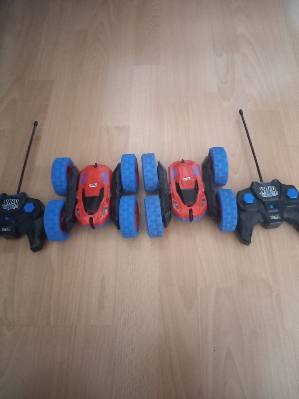 Modellismo RC: Fernsteuer Auto 2 – Usato da Lengnau BE venduto da nic_ybc5