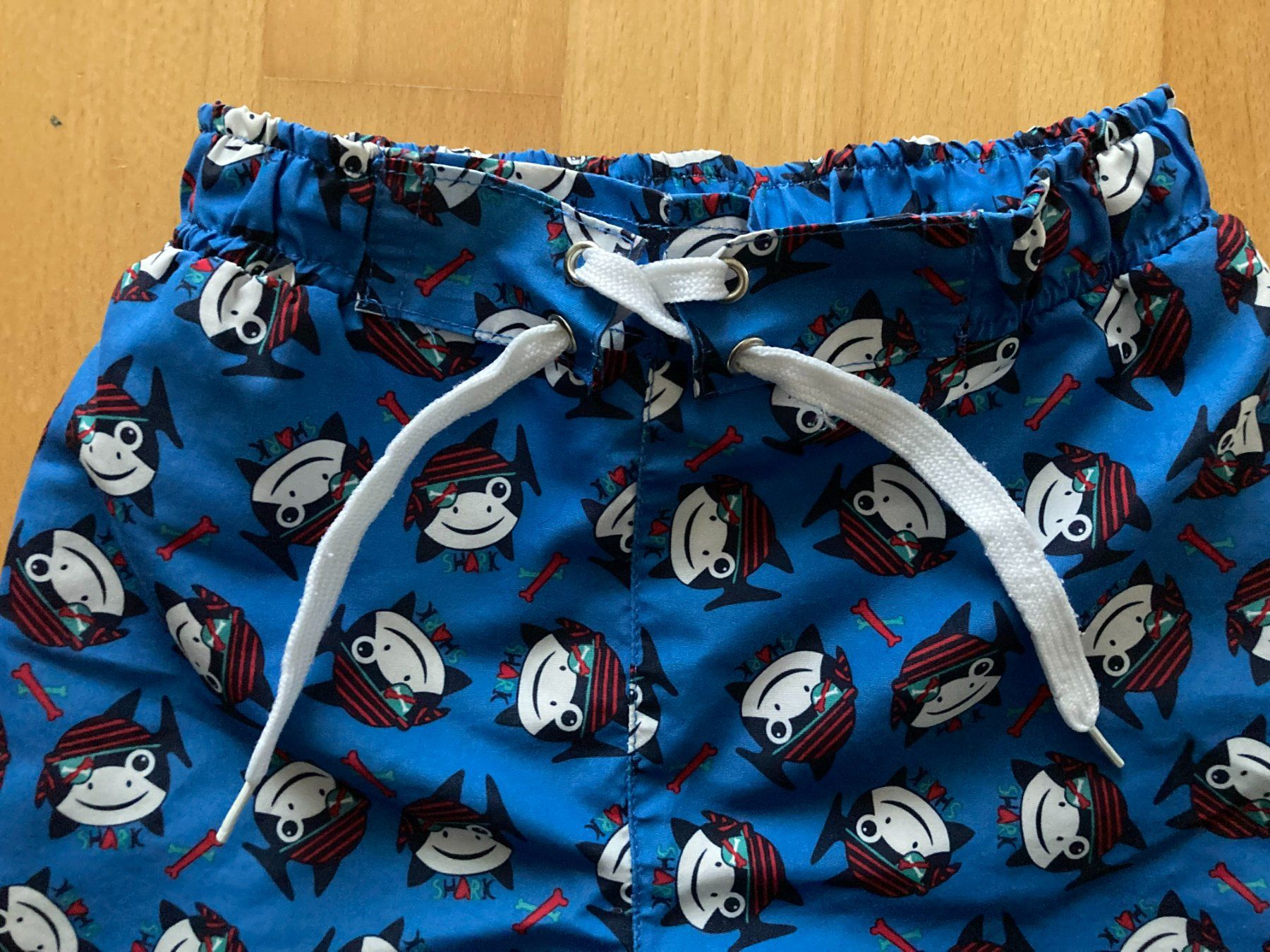 Costumi da bagno: Badehose Piraten-Haie – Usato da Muttenz venduto da Juvenile33 2