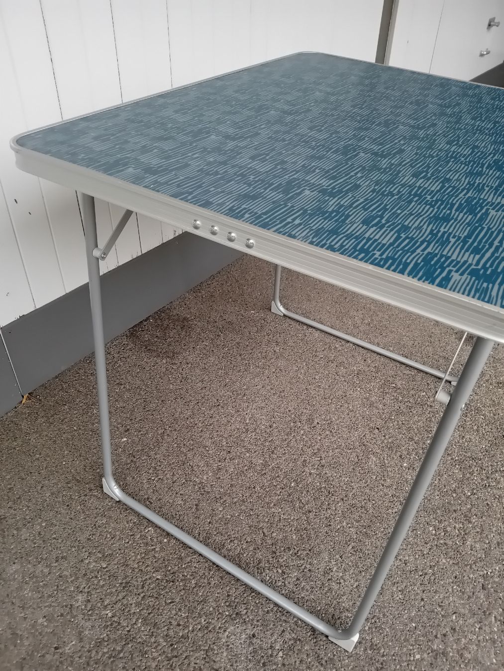 Decathlon Tische: Camping Tischchen Decathlon – Gebraucht aus Zürich von Gillheri 2