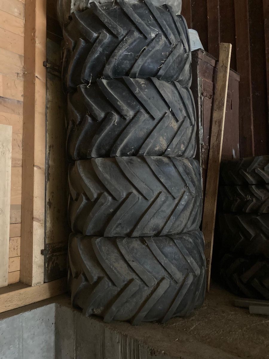 Continental Pneumatici & Ruote complete: Continental 425/55 R 17 MPT – Usato da Scheid venduto da inf_v7tl