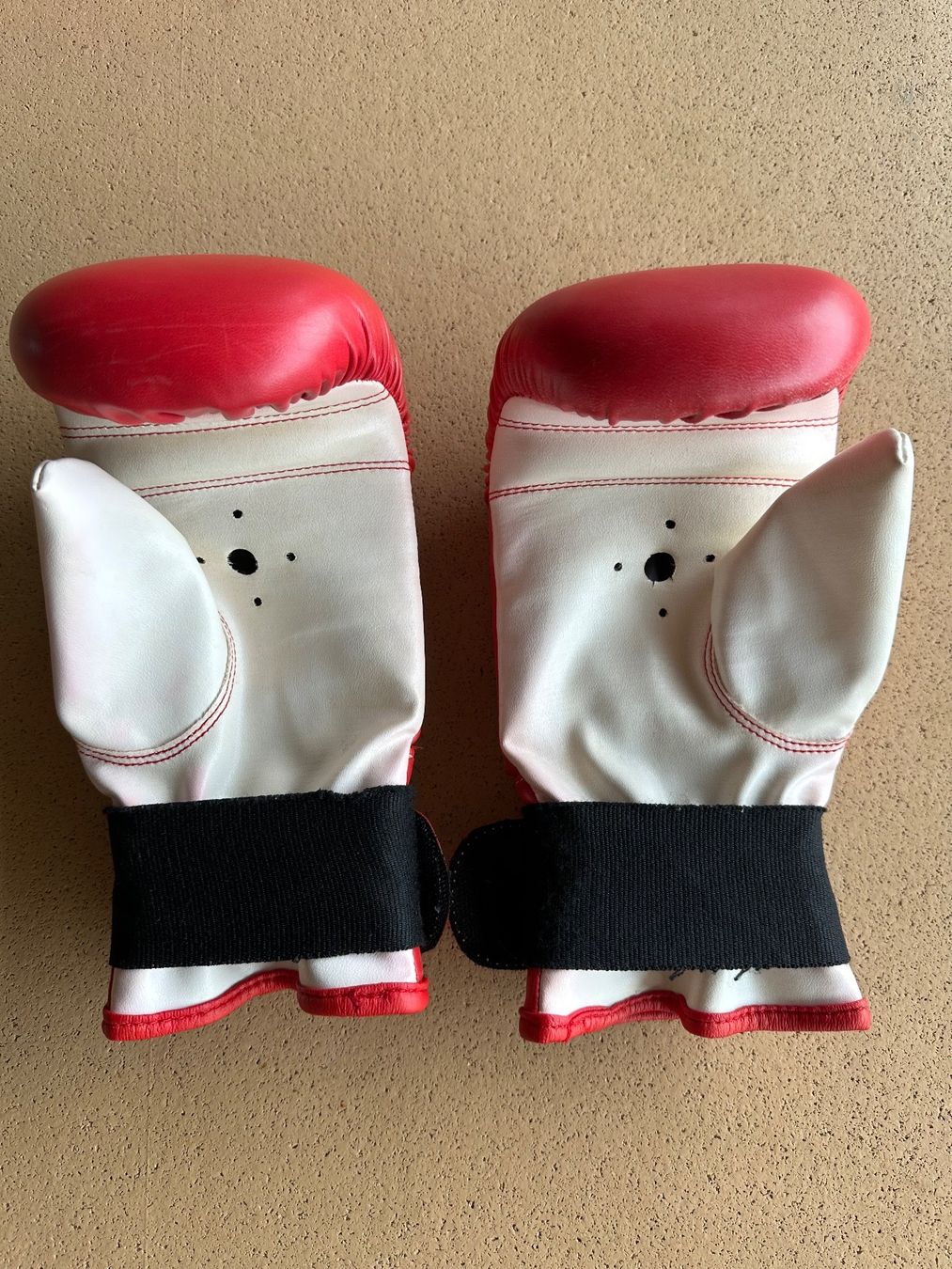 Guanti & manicotti: Gants de boxe STARPAK M – Usato da St-Gingolph venduto da GoldenKeys 1