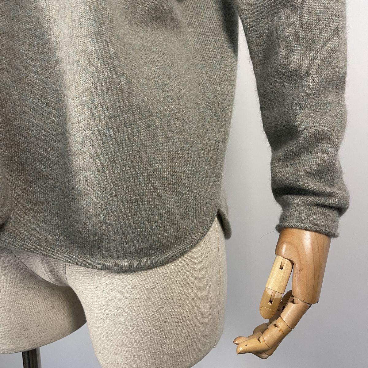 Hemisphere Maglioni & Felpe: HEMISPHERE Cashmere Cardigan – Nuovo (secondo la descrizione) da Emmen venduto da Avviivva_Com2023 2