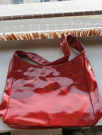 Sac à main rouge verni bon état
