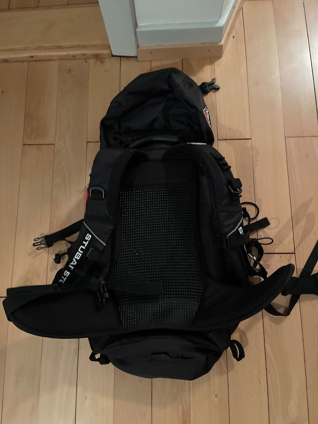 Rucksäcke: Stubai Bergrucksack, schwarz-rot – Gebraucht aus Thun von BanjoDan 3