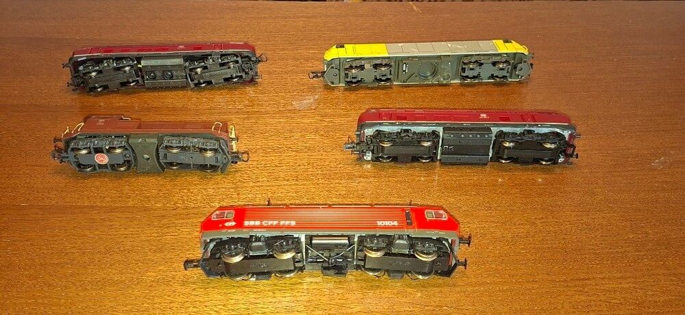 Modellini di ferrovie: H0 DC 5 Lok Konvolut für Bastler. – Difettoso da Pfäffikon ZH venduto da gub_2j76 7
