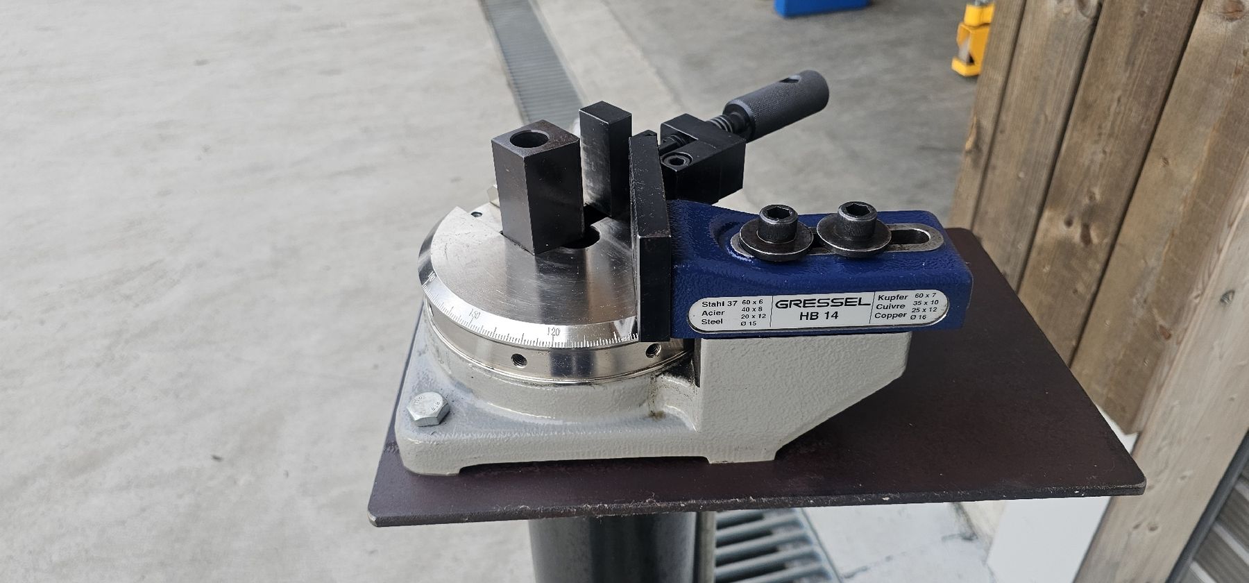 Tutte le macchine: Gressel HB 14 Biegemaschine  – Usato da Emmenbrücke venduto da inf_l8yf 3