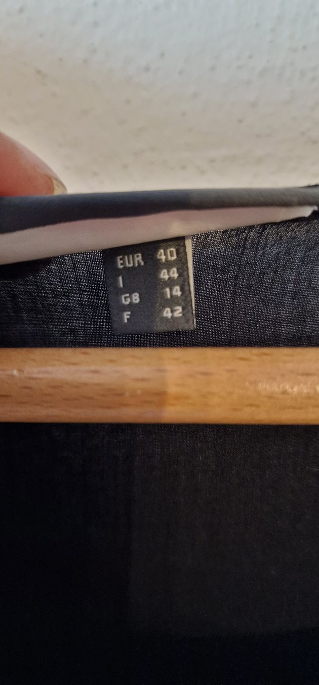 Blusen: Street One Bluse, Gr. 40, schwarz mit Blumenmuster – Gebraucht aus Romanshorn von REALJessiB 3