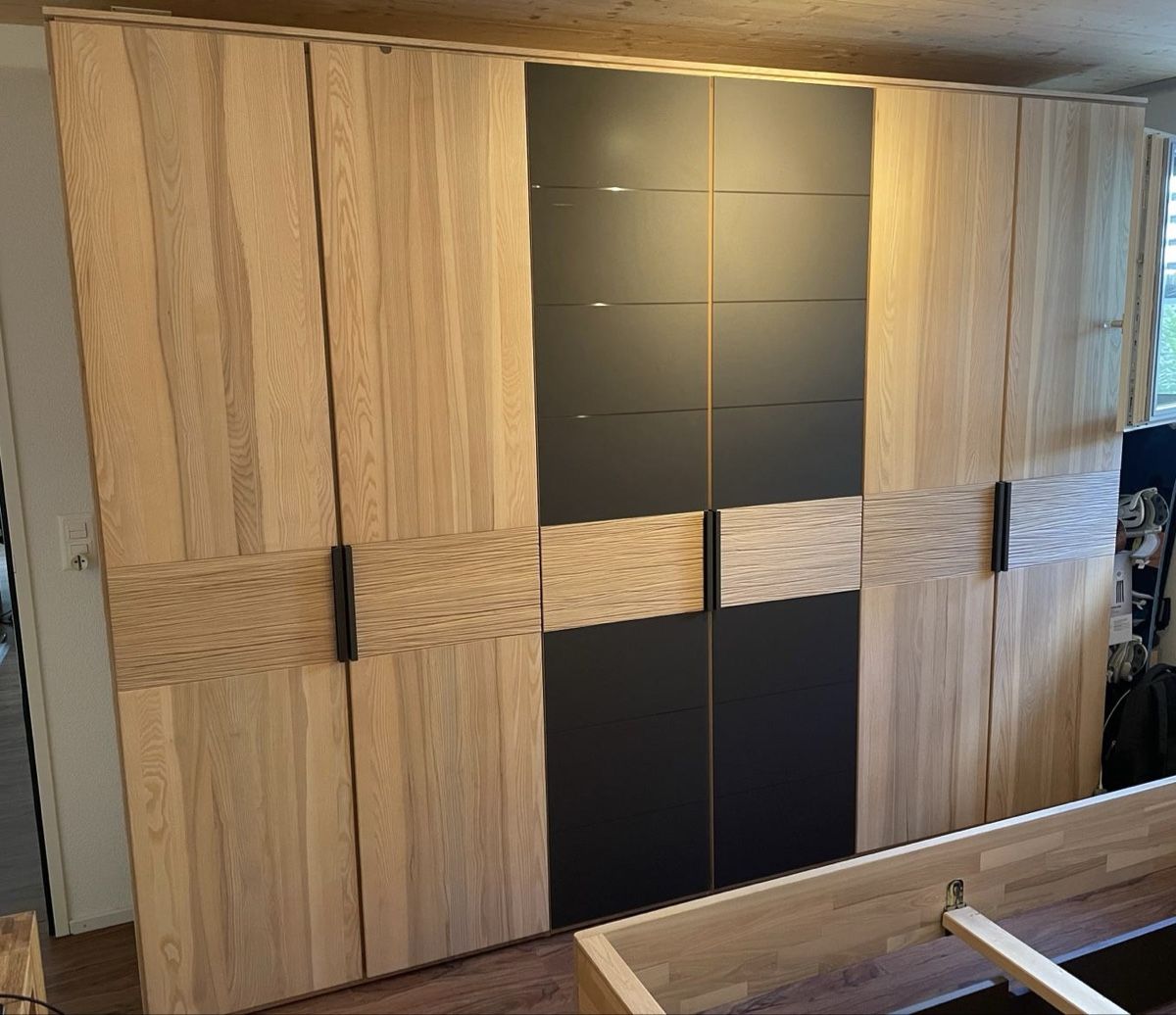 Armadi: Kleiderschrank Massiv Holz – Usato da Schüpfheim venduto da ele_y2dq