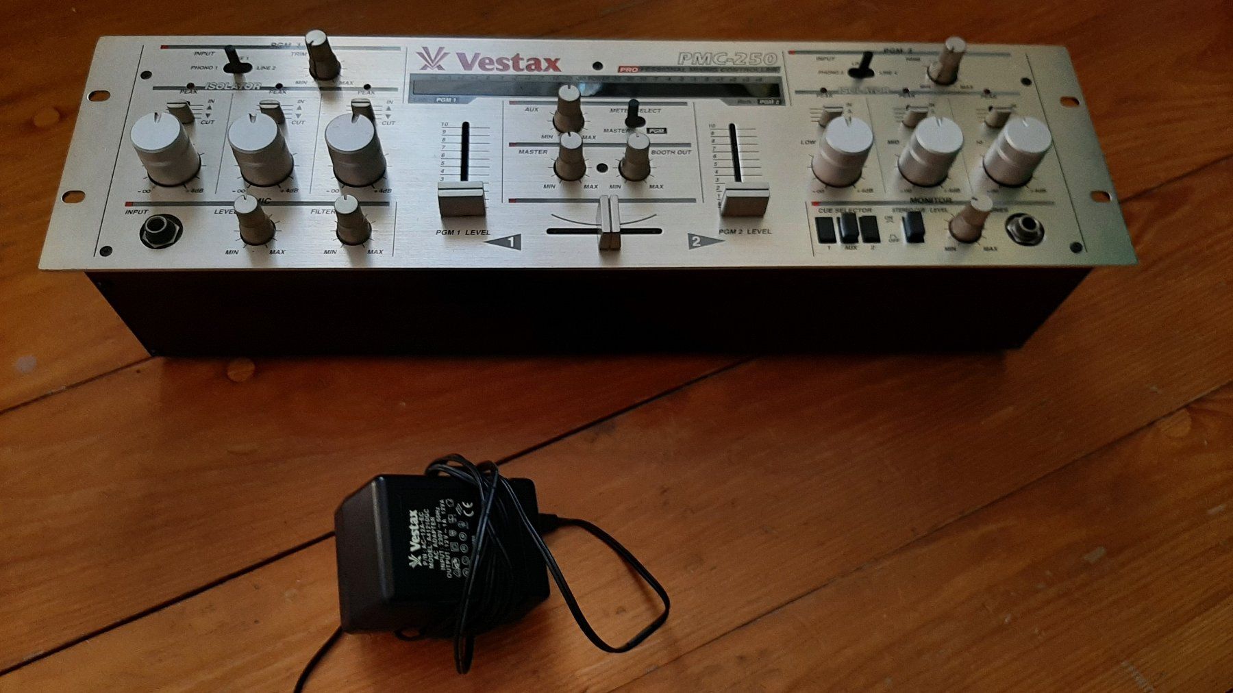 Vestax Console di mixaggio: Vestax PMC 250 Mixer – Usato da Gelterkinden venduto da Shironin 1