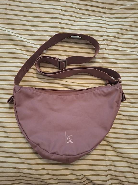 Borse: Gotbag moon bag small aubergine – Usato da Pfäffikon ZH venduto da wavto