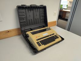 Elektrische Schreibmaschine OLYMPIA