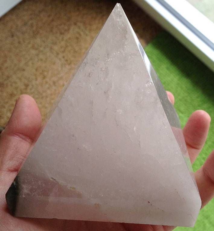 Minerali & Pietre curative: Quartz grande pyramide polie – Usato da Vevey venduto da zabounetta 3
