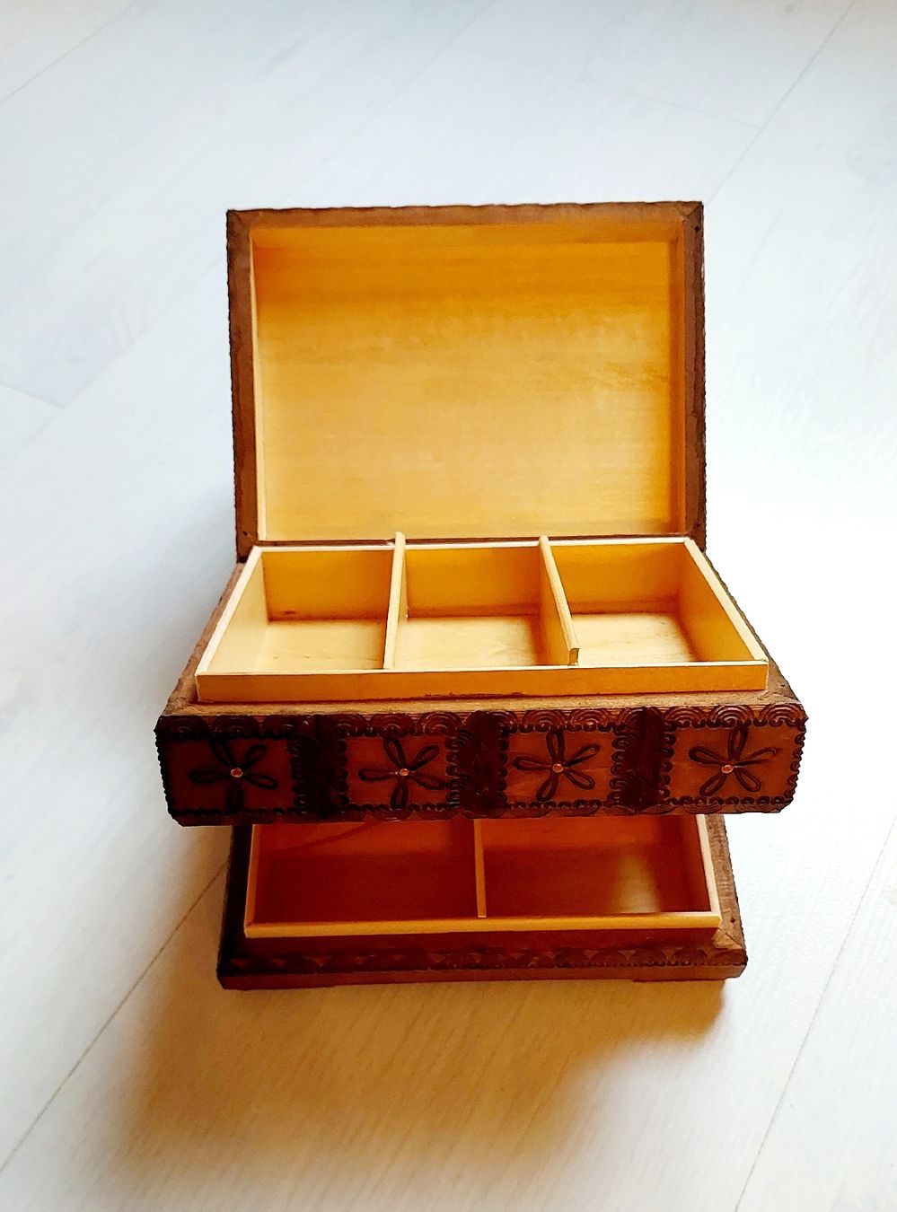 Articoli in legno: Schmuck Aufbewahrung – Usato da Brunnen venduto da CHOUCHOU. 1
