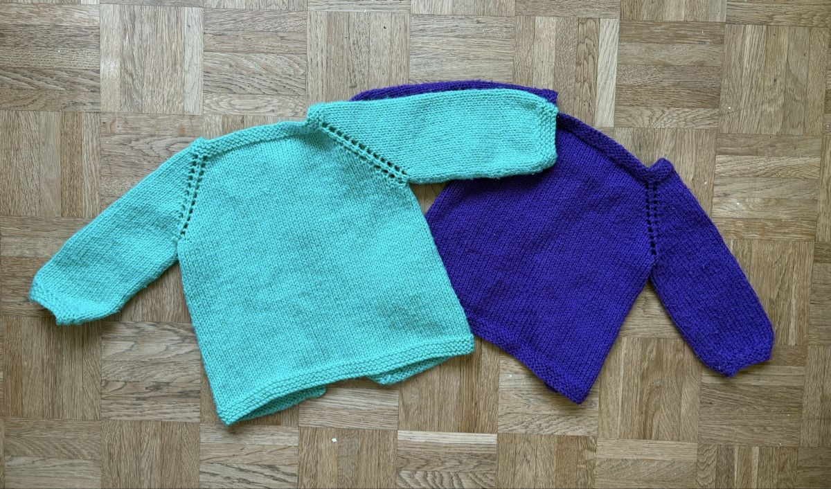 Maglioni & Felpe: 2 Handgestrickte Baby Jäckchen  – Usato da Thalwil venduto da Linnea86 6