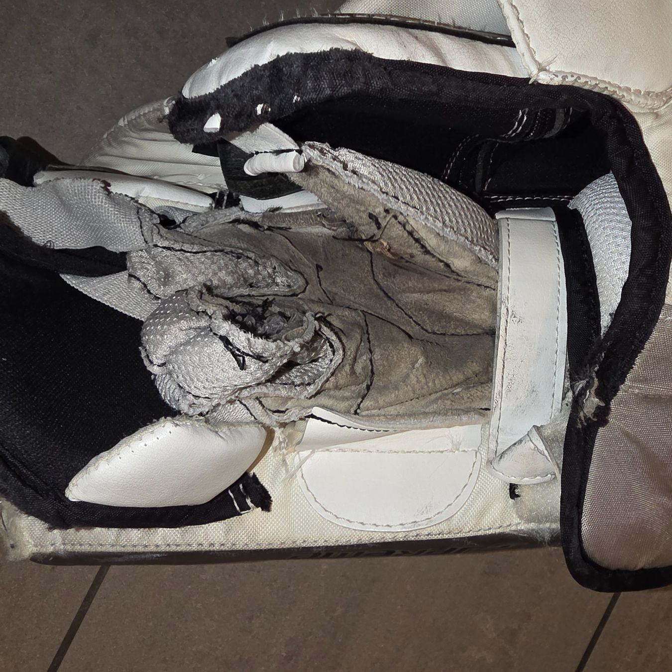 Guanti: Eishockey Fanghand Bauer Junior – Usato da Luzern venduto da Cado_12 3
