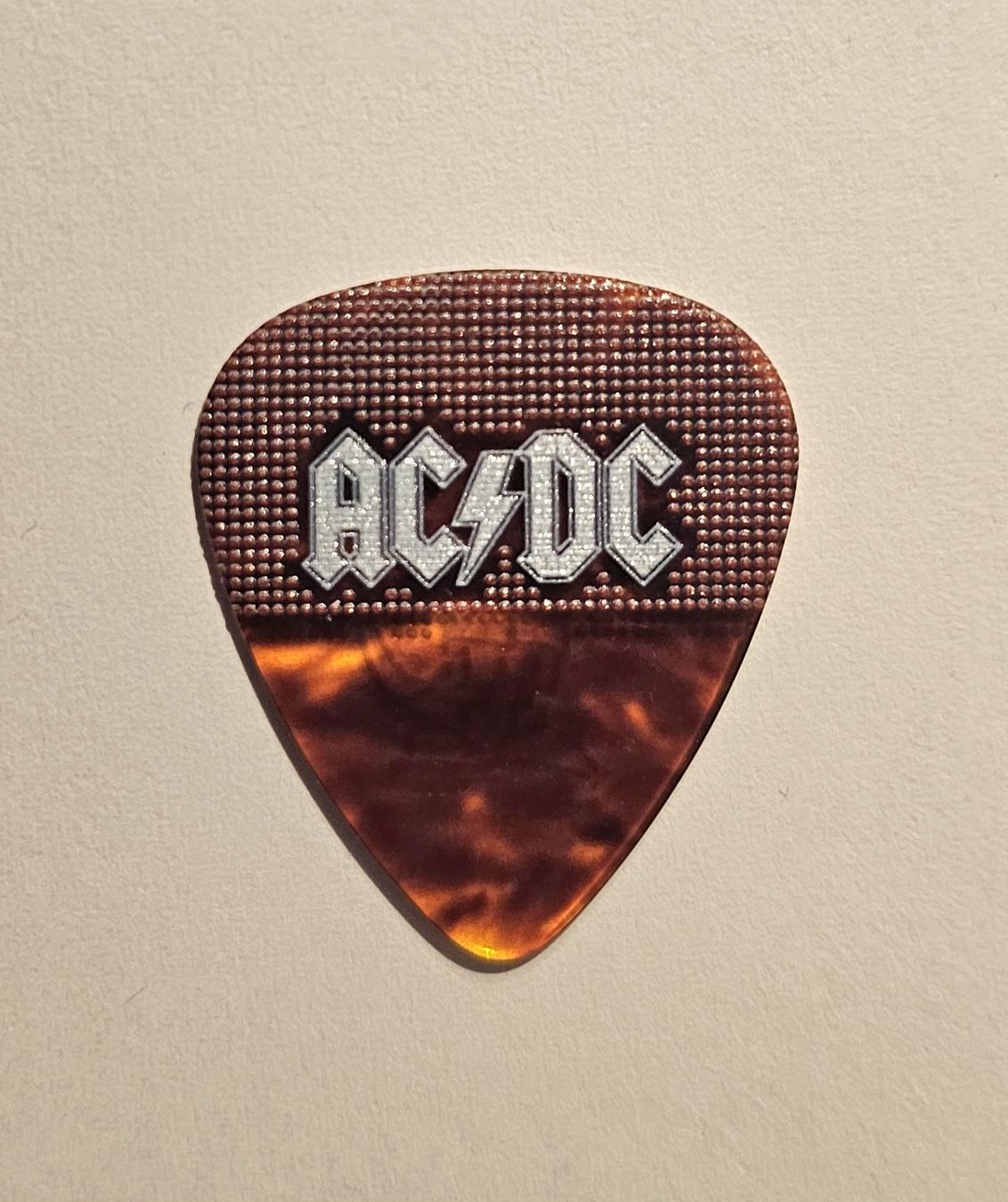 Angus Young AC/DC Power Up Tour Pick Mediator 2025 (Gebraucht) in ...