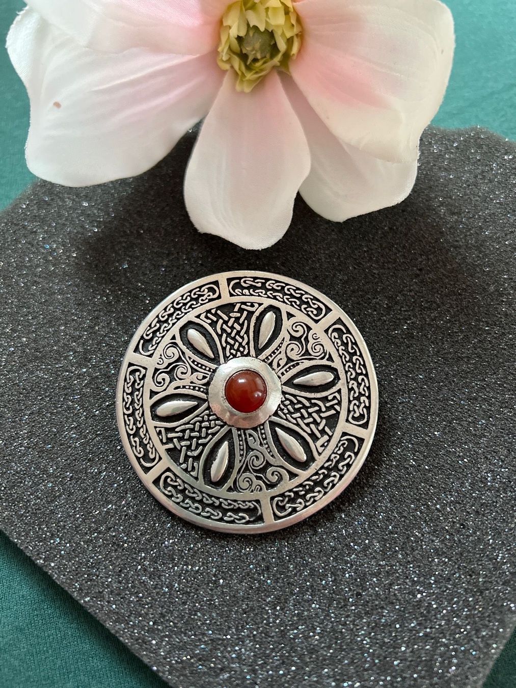 Spille & Fermagli: Vintage Brosche Justin Pewter – Usato da Seon venduto da Sunny-Schmuck78